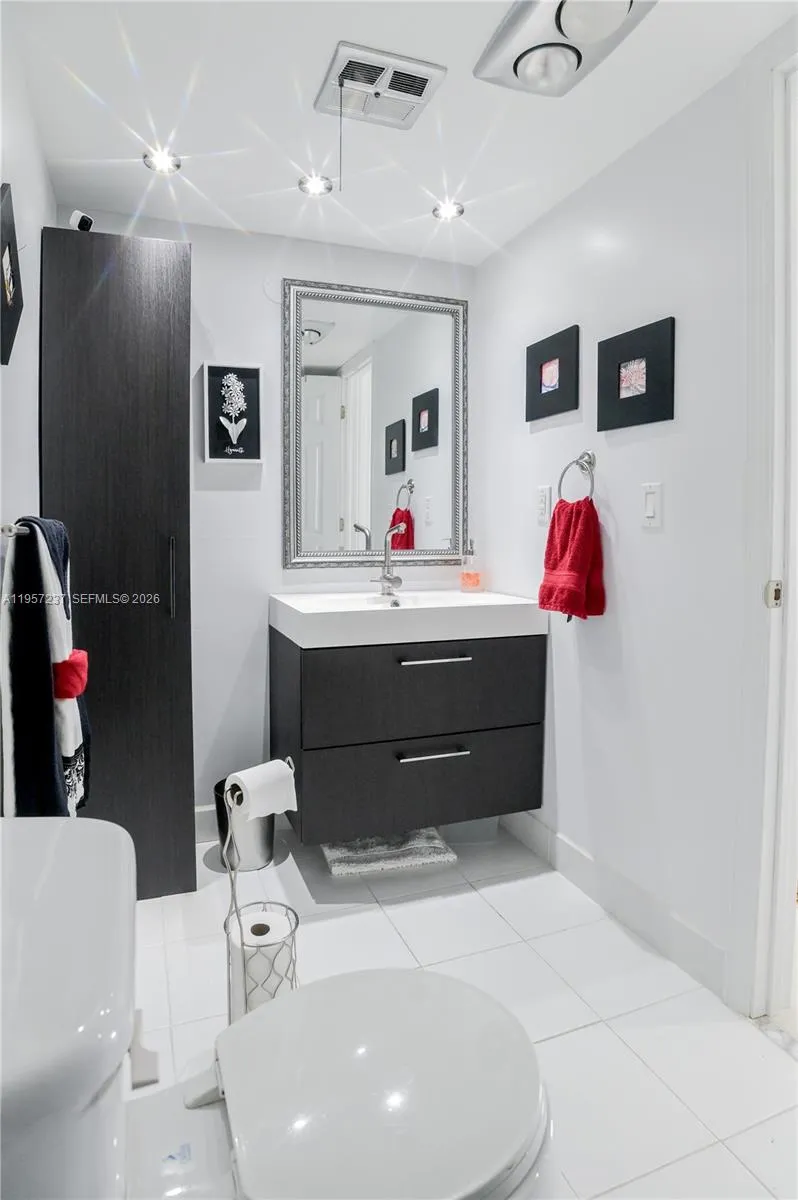 4751 Nw 21st St 401, Lauderhill, Florida 33313, Lauderhill, Florida 33313, 1 Bedroom Bedrooms, ,1 BathroomBathrooms,Residential,For Sale,4751 Nw 21st St 401, Lauderhill, Florida 33313,A11957237
