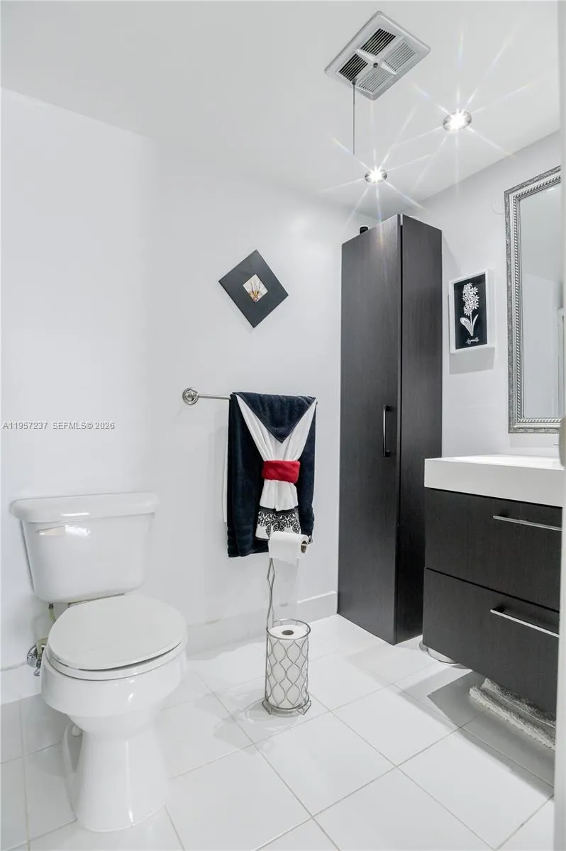 4751 Nw 21st St 401, Lauderhill, Florida 33313, Lauderhill, Florida 33313, 1 Bedroom Bedrooms, ,1 BathroomBathrooms,Residential,For Sale,4751 Nw 21st St 401, Lauderhill, Florida 33313,A11957237