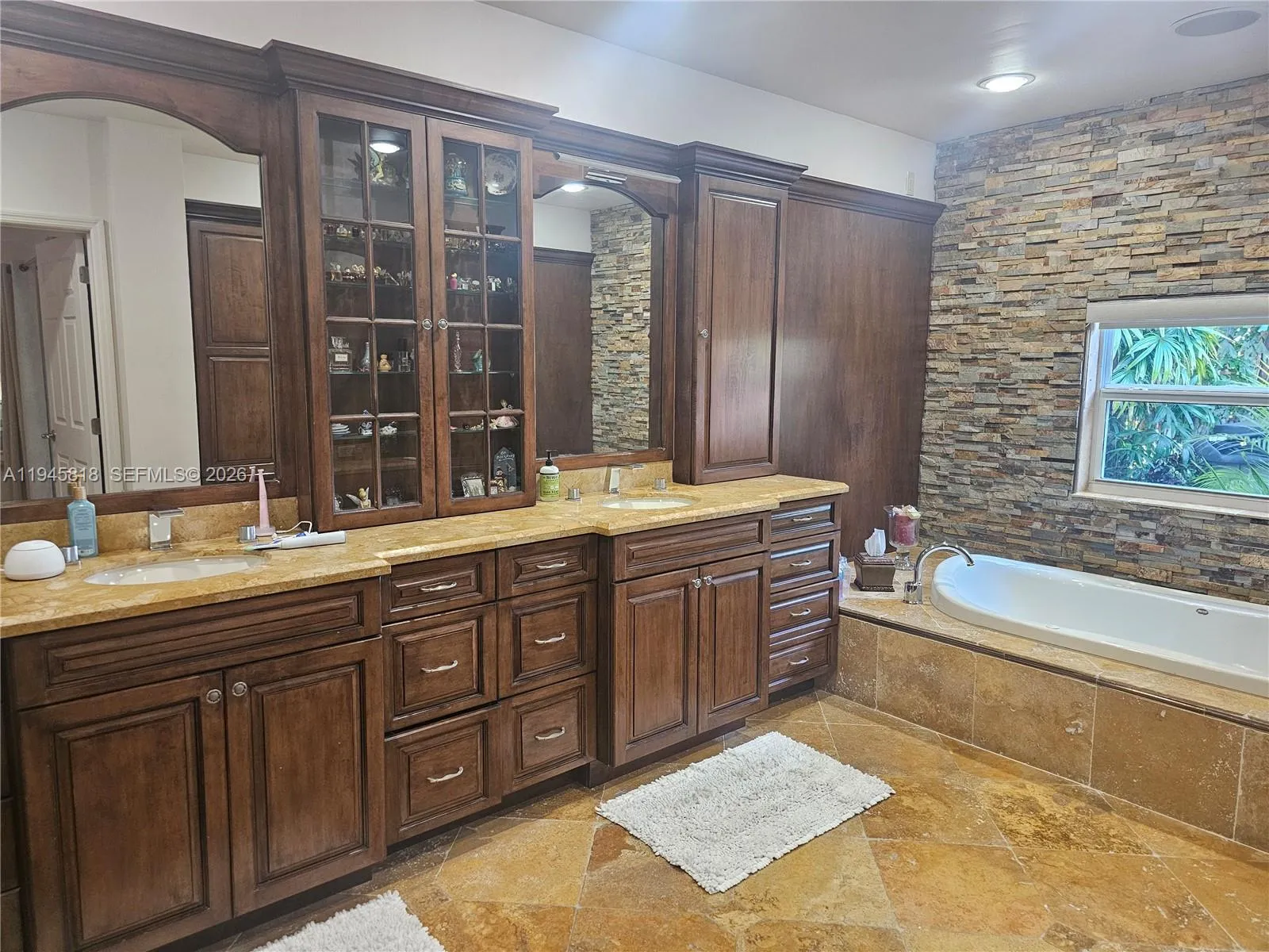 3070 Perriwinkle Cir, Davie, Florida 33328, Davie, Florida 33328, 4 Bedrooms Bedrooms, ,3 BathroomsBathrooms,Residential,For Sale,3070 Perriwinkle Cir, Davie, Florida 33328,A11945818