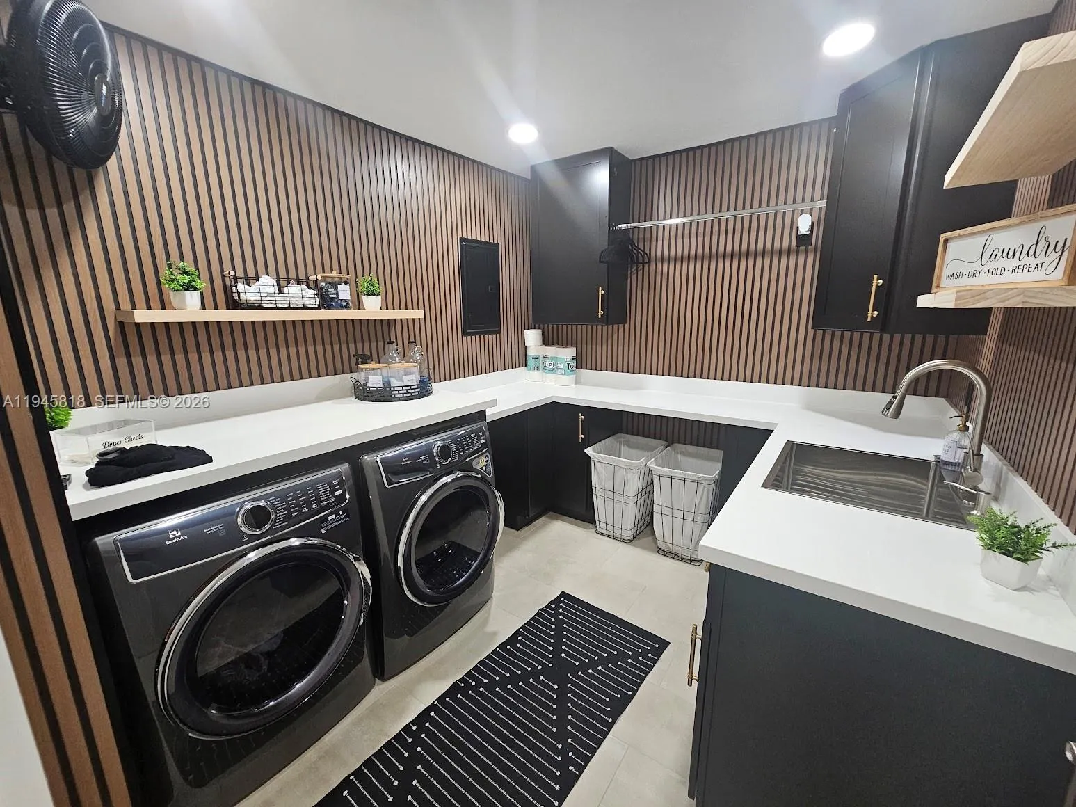 3070 Perriwinkle Cir, Davie, Florida 33328, Davie, Florida 33328, 4 Bedrooms Bedrooms, ,3 BathroomsBathrooms,Residential,For Sale,3070 Perriwinkle Cir, Davie, Florida 33328,A11945818