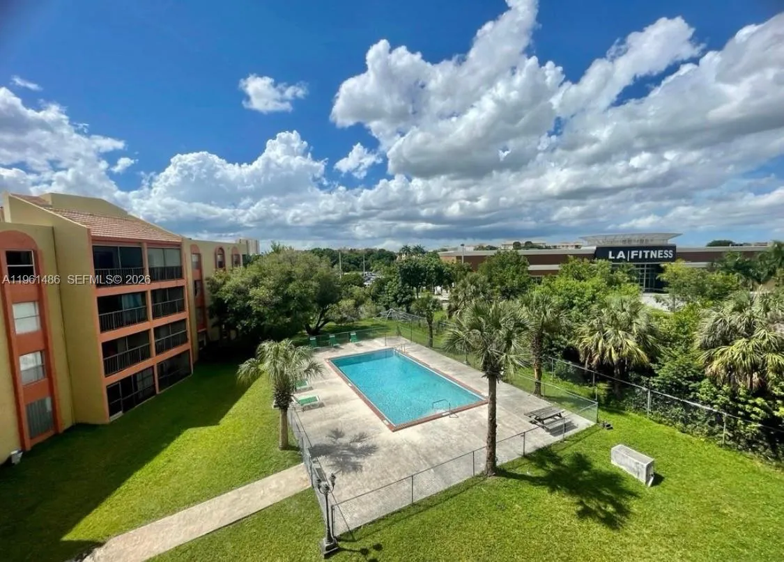 9405 W Flagler St D403, Miami, Florida 33174, Miami, Florida 33174, 1 Bedroom Bedrooms, ,1 BathroomBathrooms,Residential,For Sale,9405 W Flagler St D403, Miami, Florida 33174,A11961486