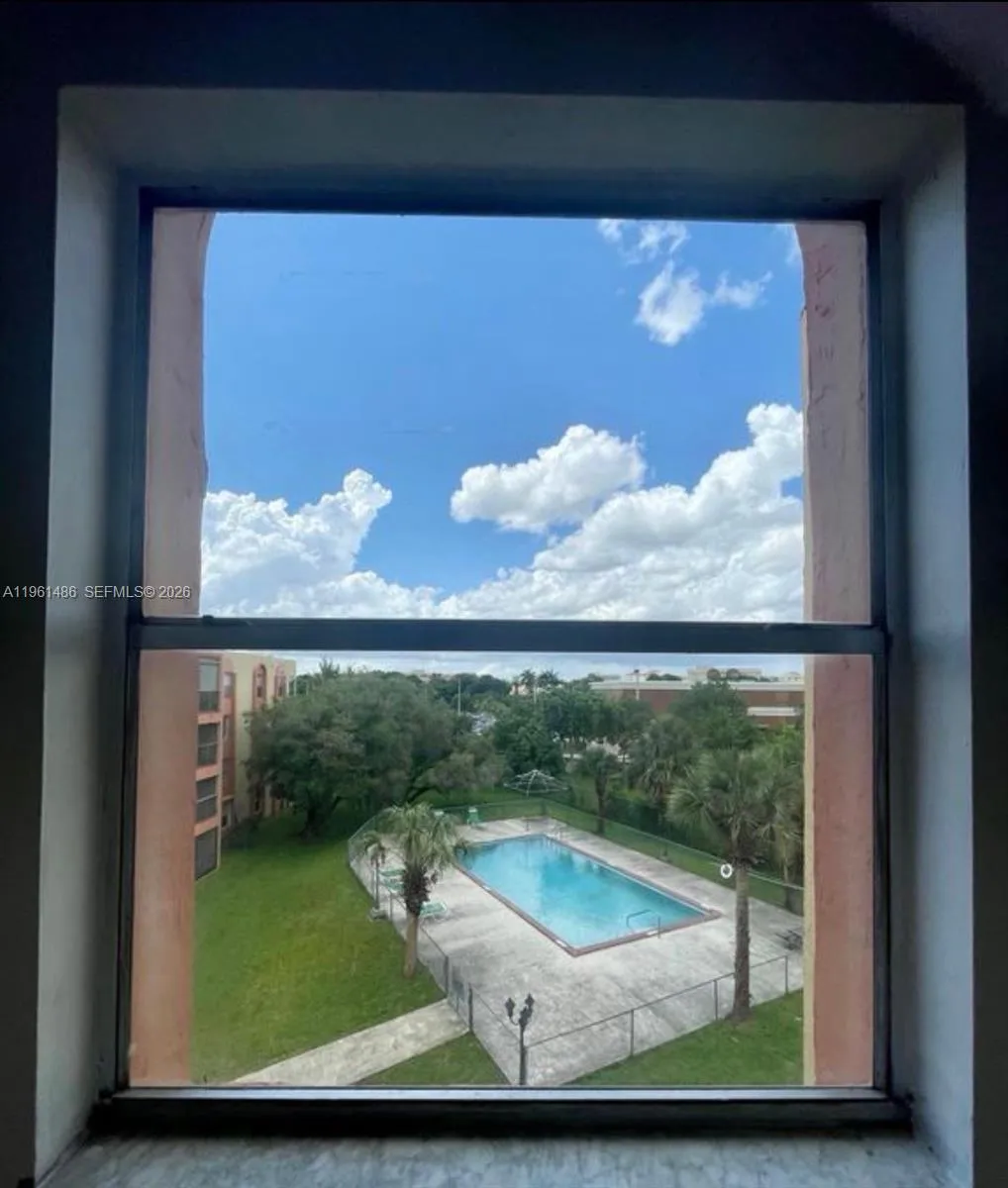 9405 W Flagler St D403, Miami, Florida 33174, Miami, Florida 33174, 1 Bedroom Bedrooms, ,1 BathroomBathrooms,Residential,For Sale,9405 W Flagler St D403, Miami, Florida 33174,A11961486