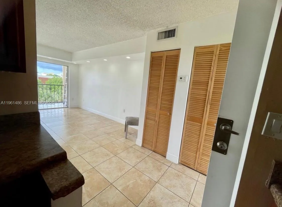 9405 W Flagler St D403, Miami, Florida 33174, Miami, Florida 33174, 1 Bedroom Bedrooms, ,1 BathroomBathrooms,Residential,For Sale,9405 W Flagler St D403, Miami, Florida 33174,A11961486