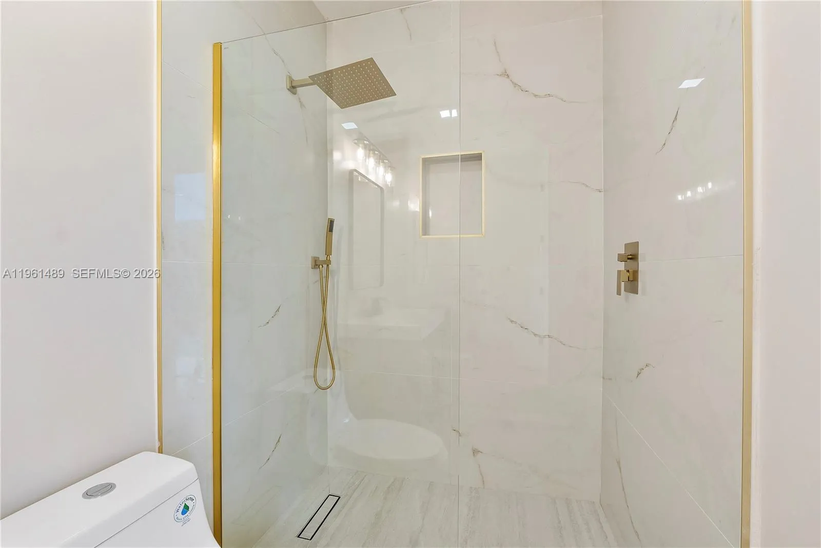 701 Sw 17th Street, Fort Lauderdale, Florida 33315, Fort Lauderdale, Florida 33315, 5 Bedrooms Bedrooms, ,4 BathroomsBathrooms,Residential,For Sale,701 Sw 17th Street, Fort Lauderdale, Florida 33315,A11961489