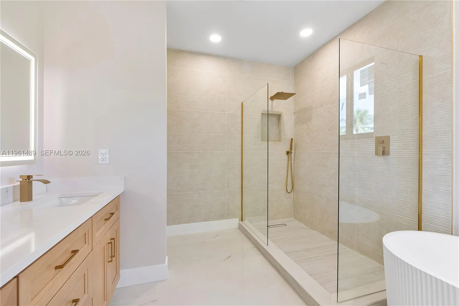 701 Sw 17th Street, Fort Lauderdale, Florida 33315, Fort Lauderdale, Florida 33315, 5 Bedrooms Bedrooms, ,4 BathroomsBathrooms,Residential,For Sale,701 Sw 17th Street, Fort Lauderdale, Florida 33315,A11961489