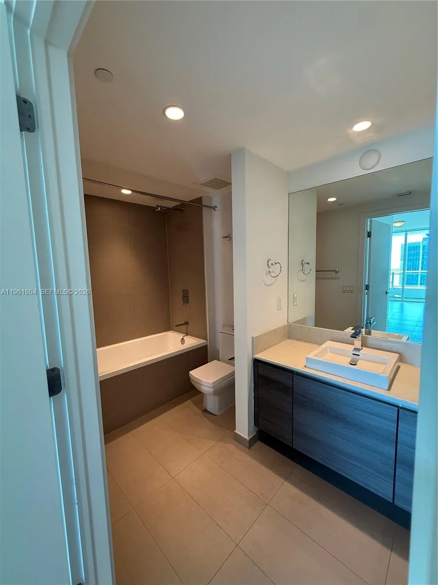 1080 Brickell Ave 3204, Miami, Florida 33131, Miami, Florida 33131, 1 Bedroom Bedrooms, ,1 BathroomBathrooms,Residential,For Sale,1080 Brickell Ave 3204, Miami, Florida 33131,A11961504