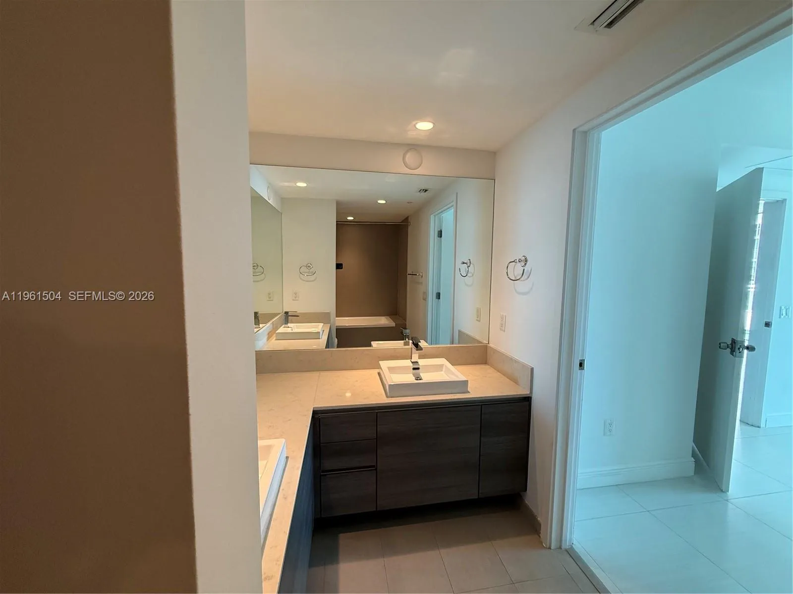 1080 Brickell Ave 3204, Miami, Florida 33131, Miami, Florida 33131, 1 Bedroom Bedrooms, ,1 BathroomBathrooms,Residential,For Sale,1080 Brickell Ave 3204, Miami, Florida 33131,A11961504