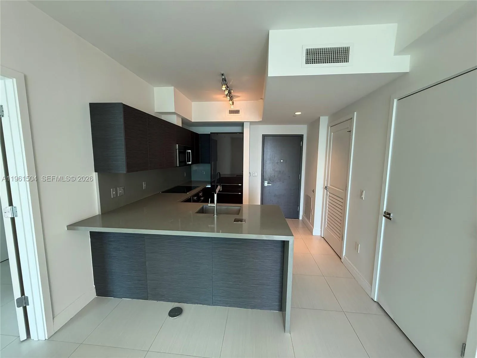 1080 Brickell Ave 3204, Miami, Florida 33131, Miami, Florida 33131, 1 Bedroom Bedrooms, ,1 BathroomBathrooms,Residential,For Sale,1080 Brickell Ave 3204, Miami, Florida 33131,A11961504