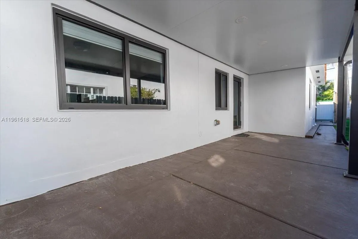 3297 Sw 26th St, Miami, Florida 33133, Miami, Florida 33133, ,Residential Income,For Sale,3297 Sw 26th St, Miami, Florida 33133,A11961518