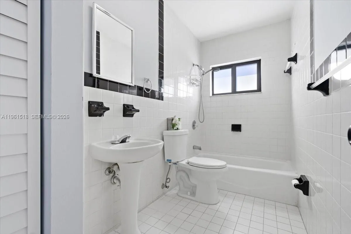 3297 Sw 26th St, Miami, Florida 33133, Miami, Florida 33133, ,Residential Income,For Sale,3297 Sw 26th St, Miami, Florida 33133,A11961518