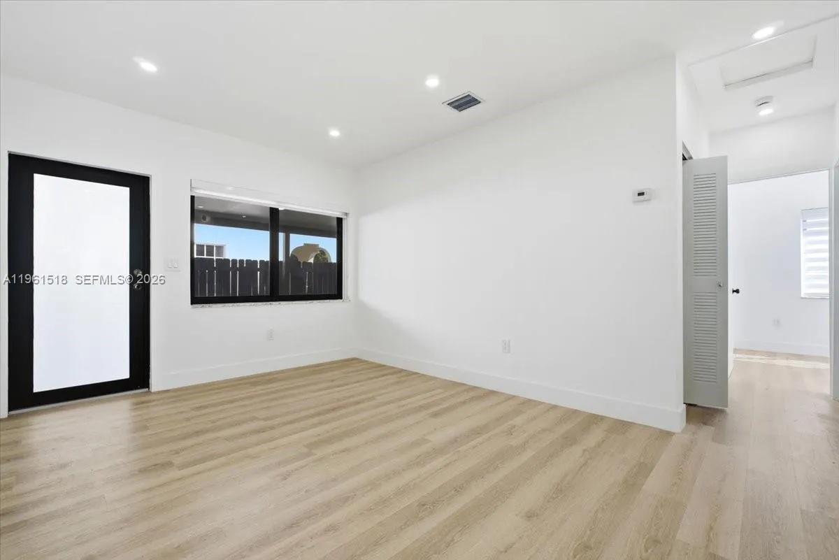 3297 Sw 26th St, Miami, Florida 33133, Miami, Florida 33133, ,Residential Income,For Sale,3297 Sw 26th St, Miami, Florida 33133,A11961518