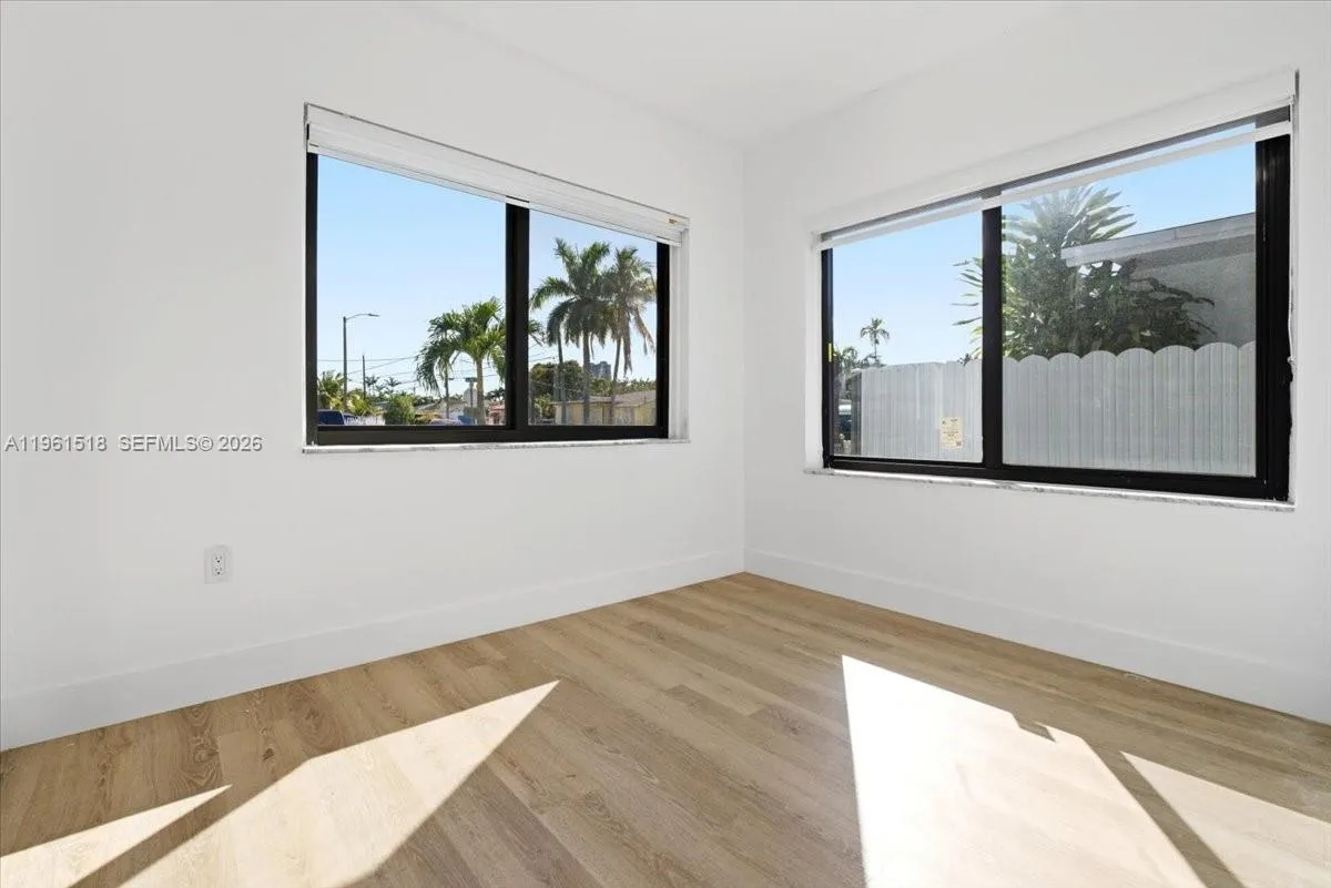 3297 Sw 26th St, Miami, Florida 33133, Miami, Florida 33133, ,Residential Income,For Sale,3297 Sw 26th St, Miami, Florida 33133,A11961518