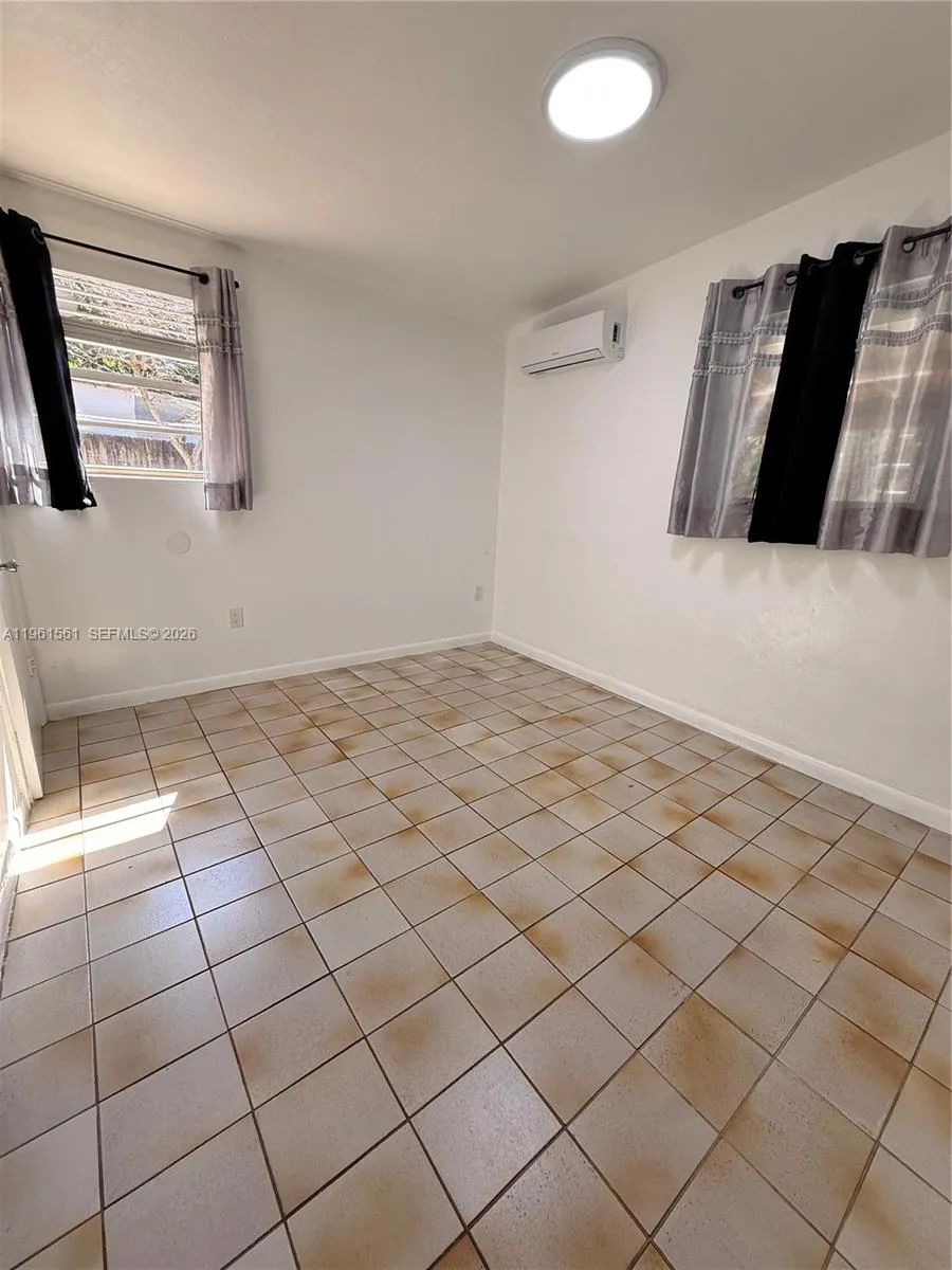 1037 Sw 20th Ave 2, Miami, Florida 33135, Miami, Florida 33135, 1 Bedroom Bedrooms, ,1 BathroomBathrooms,Residential Lease,For Rent,1037 Sw 20th Ave 2, Miami, Florida 33135,A11961561
