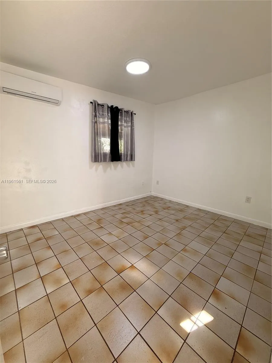 1037 Sw 20th Ave 2, Miami, Florida 33135, Miami, Florida 33135, 1 Bedroom Bedrooms, ,1 BathroomBathrooms,Residential Lease,For Rent,1037 Sw 20th Ave 2, Miami, Florida 33135,A11961561