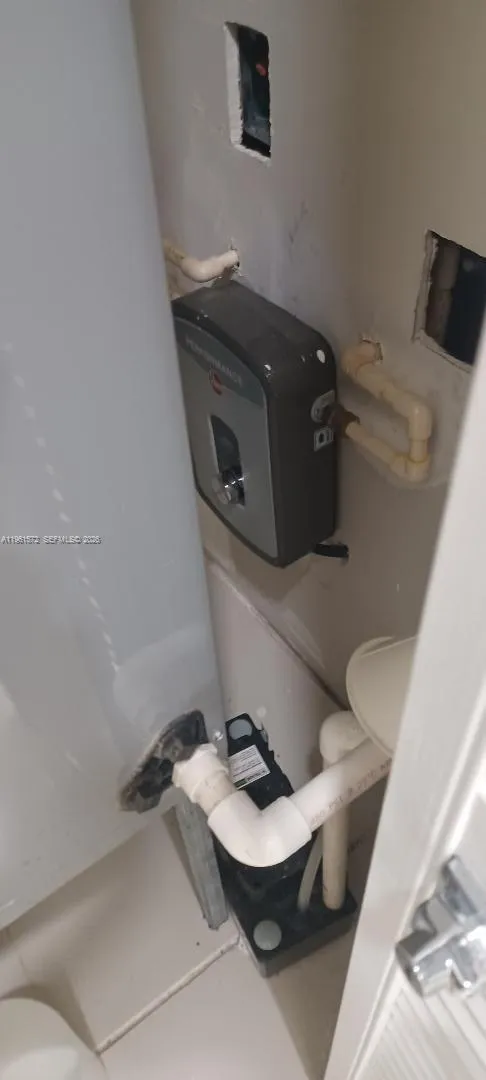 1801 S Treasure Dr 222, North Bay Village, Florida, North Bay Village, Florida 33141, 3 Bedrooms Bedrooms, ,2 BathroomsBathrooms,Residential,For Sale,1801 S Treasure Dr 222, North Bay Village, Florida,A11961572