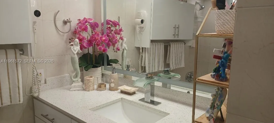 1801 S Treasure Dr 222, North Bay Village, Florida, North Bay Village, Florida 33141, 3 Bedrooms Bedrooms, ,2 BathroomsBathrooms,Residential,For Sale,1801 S Treasure Dr 222, North Bay Village, Florida,A11961572