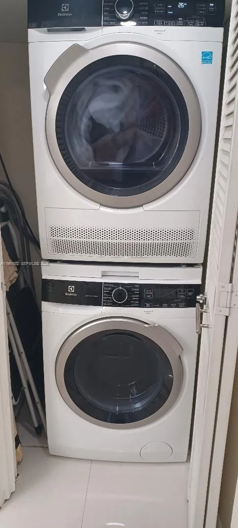 1801 S Treasure Dr 222, North Bay Village, Florida, North Bay Village, Florida 33141, 3 Bedrooms Bedrooms, ,2 BathroomsBathrooms,Residential,For Sale,1801 S Treasure Dr 222, North Bay Village, Florida,A11961572