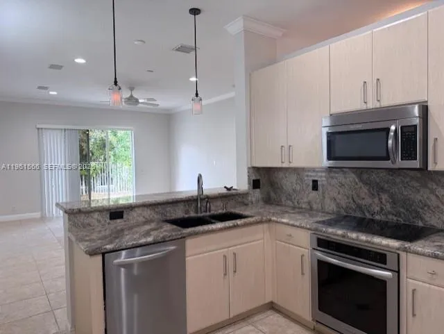 1538 Winterberry Ln 1538, Weston, Florida 33327, Weston, Florida 33327, 4 Bedrooms Bedrooms, ,2 BathroomsBathrooms,Residential Lease,For Rent,1538 Winterberry Ln 1538, Weston, Florida 33327,A11961566