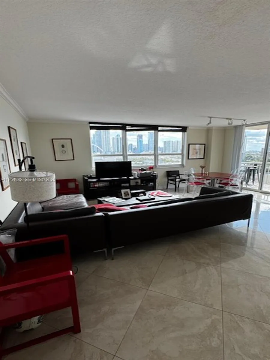 2000 N Bayshore Dr 1402, Miami, Florida 33137, Miami, Florida 33137, 3 Bedrooms Bedrooms, ,2 BathroomsBathrooms,Residential,For Sale,2000 N Bayshore Dr 1402, Miami, Florida 33137,A11954342