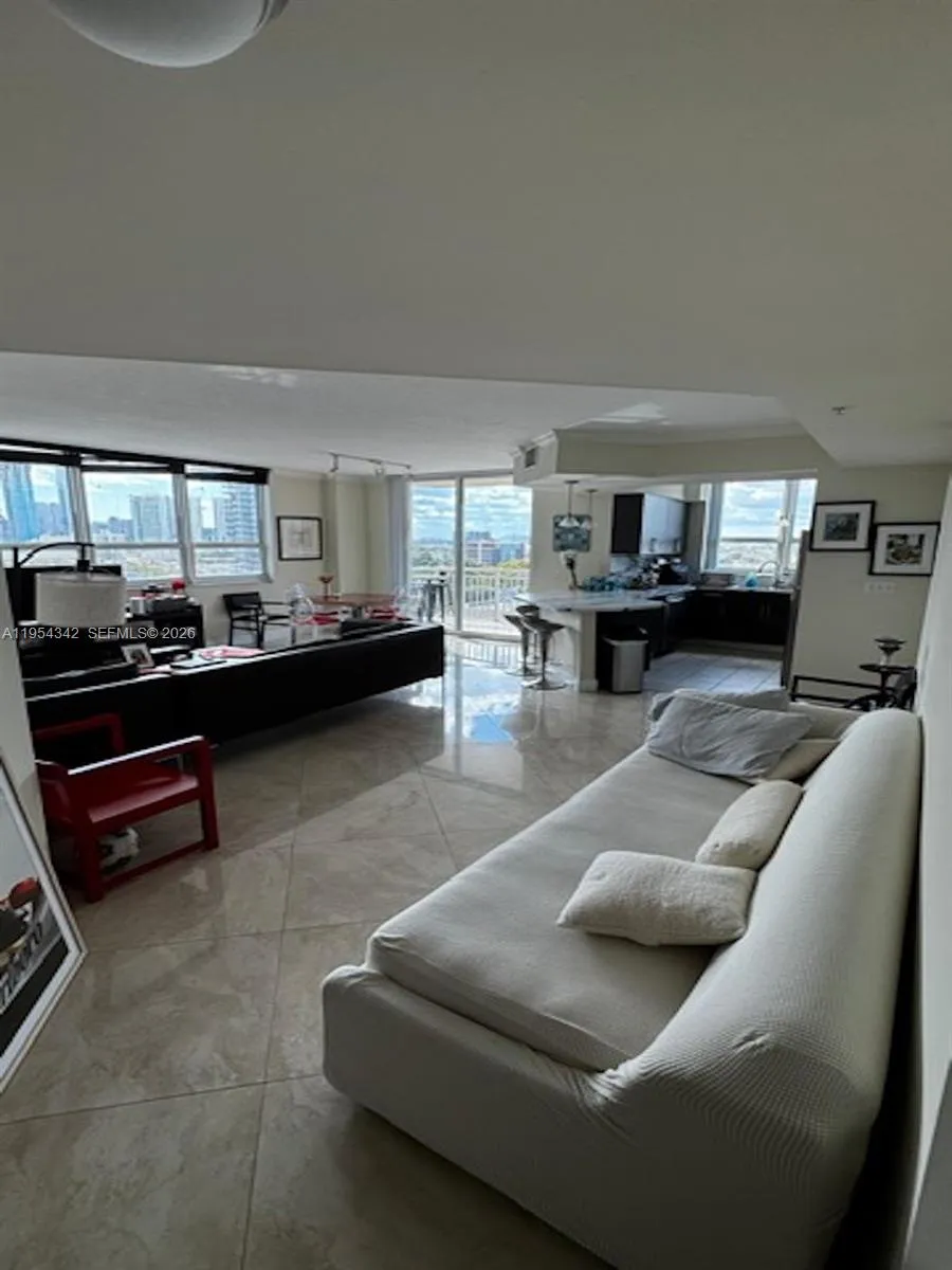 2000 N Bayshore Dr 1402, Miami, Florida 33137, Miami, Florida 33137, 3 Bedrooms Bedrooms, ,2 BathroomsBathrooms,Residential,For Sale,2000 N Bayshore Dr 1402, Miami, Florida 33137,A11954342