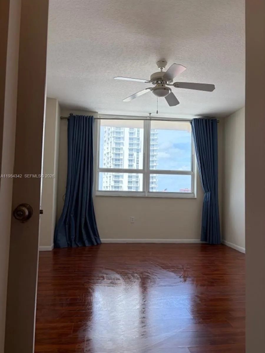 2000 N Bayshore Dr 1402, Miami, Florida 33137, Miami, Florida 33137, 3 Bedrooms Bedrooms, ,2 BathroomsBathrooms,Residential,For Sale,2000 N Bayshore Dr 1402, Miami, Florida 33137,A11954342