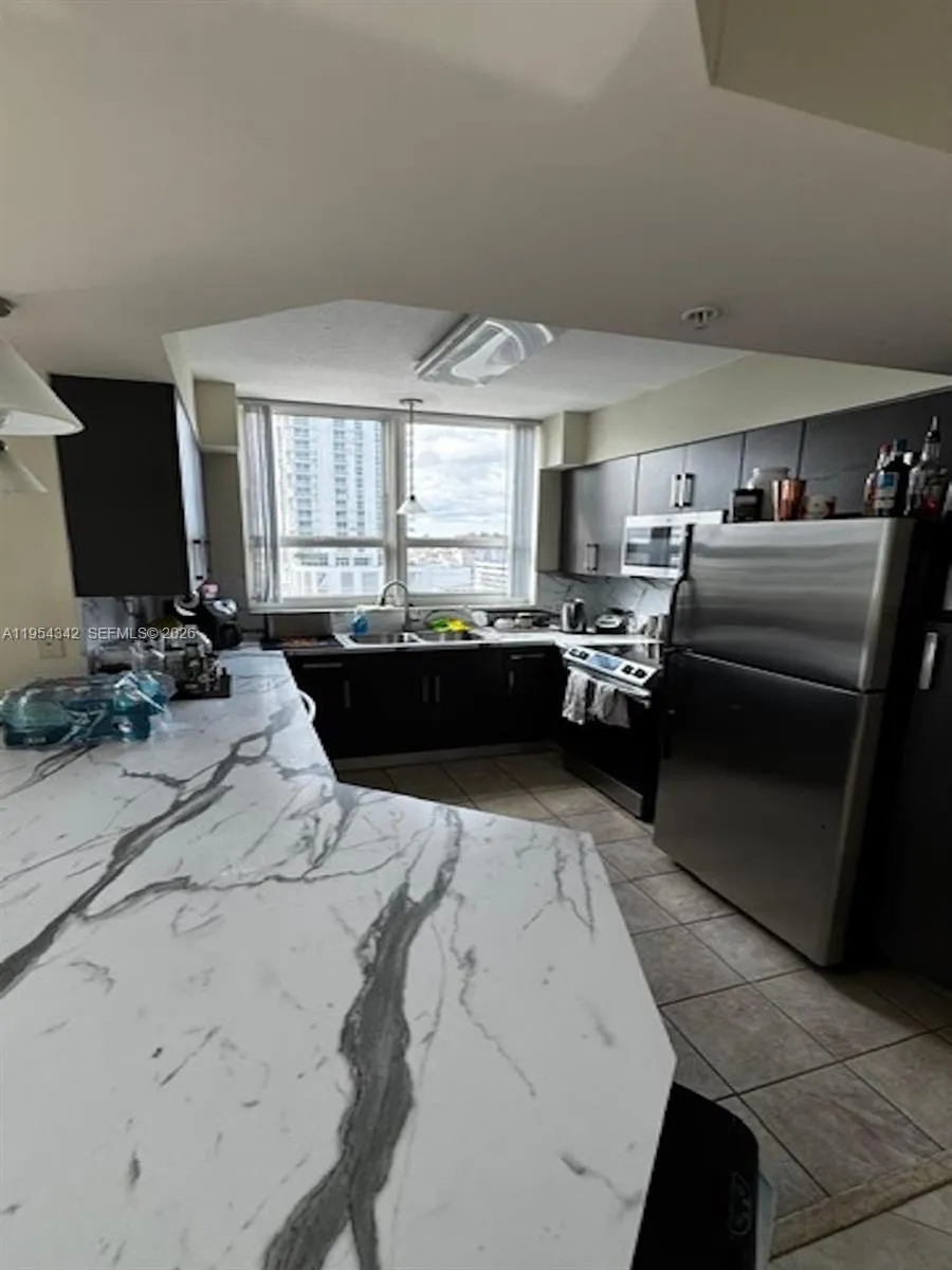 2000 N Bayshore Dr 1402, Miami, Florida 33137, Miami, Florida 33137, 3 Bedrooms Bedrooms, ,2 BathroomsBathrooms,Residential,For Sale,2000 N Bayshore Dr 1402, Miami, Florida 33137,A11954342