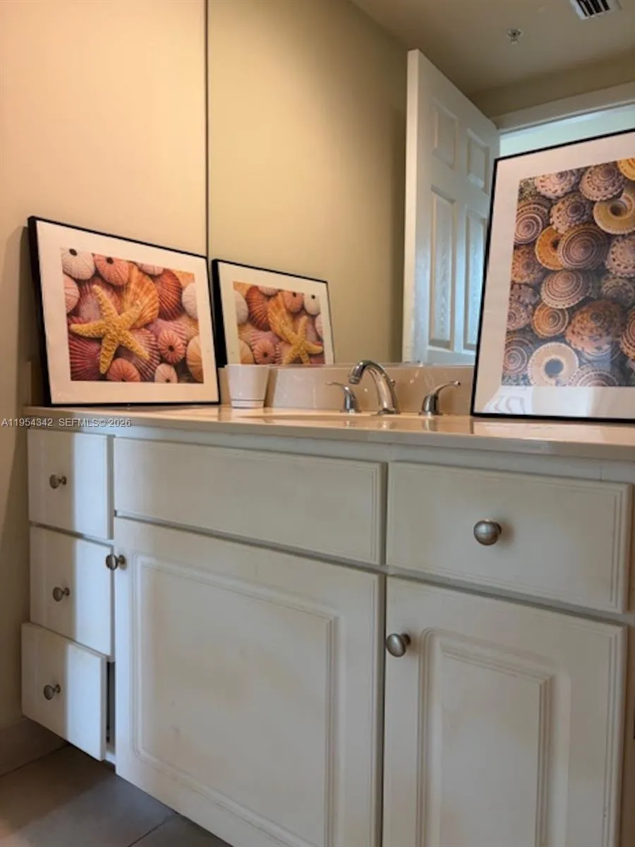 2000 N Bayshore Dr 1402, Miami, Florida 33137, Miami, Florida 33137, 3 Bedrooms Bedrooms, ,2 BathroomsBathrooms,Residential,For Sale,2000 N Bayshore Dr 1402, Miami, Florida 33137,A11954342