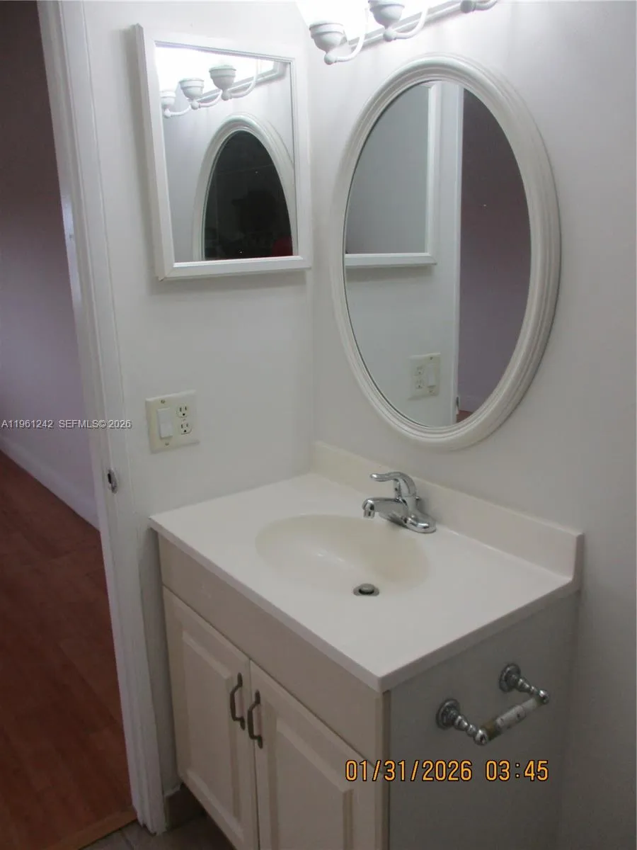 3200 Nw 46th St 205, Oakland Park, Florida 33309, Oakland Park, Florida 33309, 2 Bedrooms Bedrooms, ,2 BathroomsBathrooms,Residential,For Sale,3200 Nw 46th St 205, Oakland Park, Florida 33309,A11961242