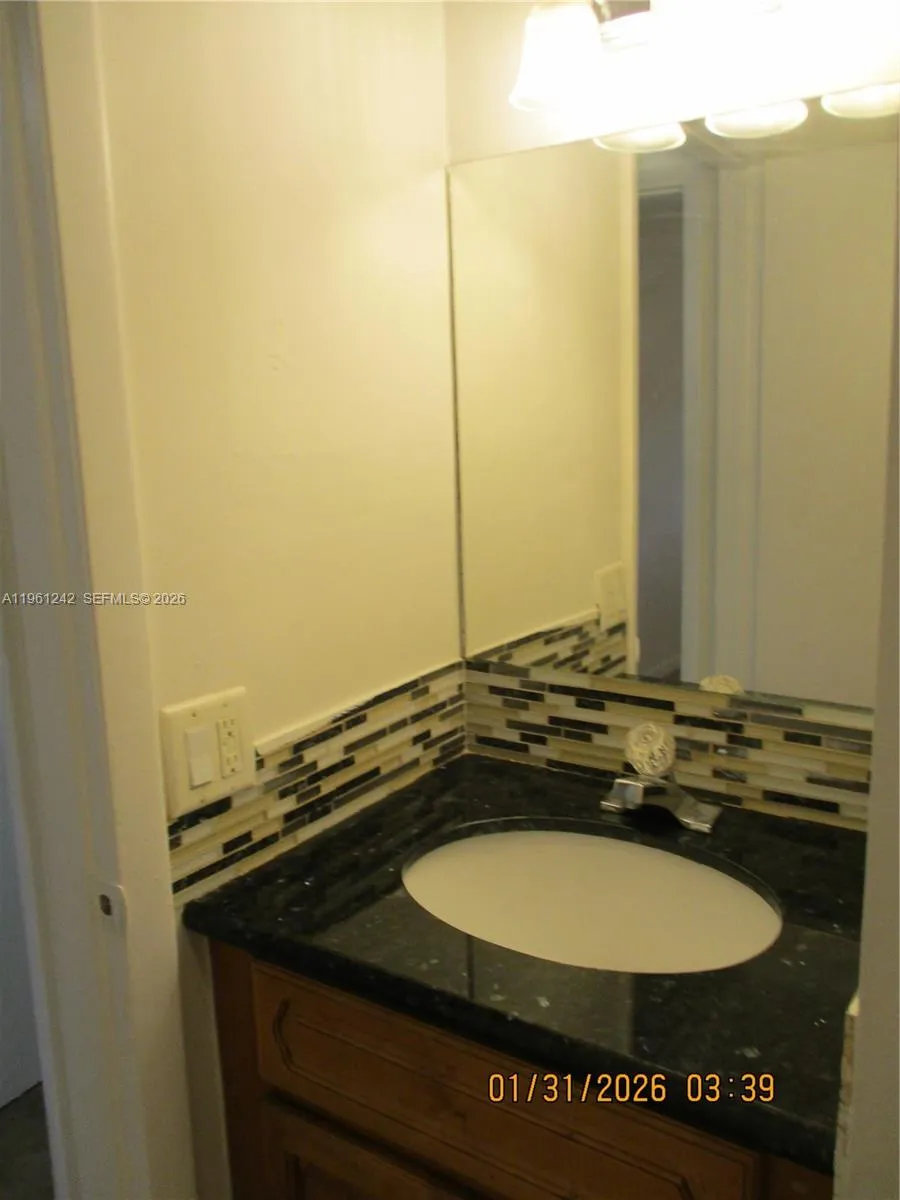 3200 Nw 46th St 205, Oakland Park, Florida 33309, Oakland Park, Florida 33309, 2 Bedrooms Bedrooms, ,2 BathroomsBathrooms,Residential,For Sale,3200 Nw 46th St 205, Oakland Park, Florida 33309,A11961242