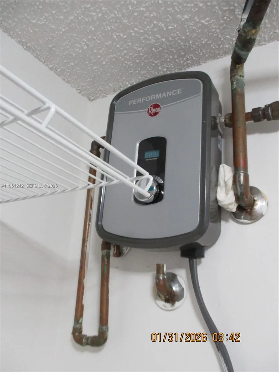 3200 Nw 46th St 205, Oakland Park, Florida 33309, Oakland Park, Florida 33309, 2 Bedrooms Bedrooms, ,2 BathroomsBathrooms,Residential,For Sale,3200 Nw 46th St 205, Oakland Park, Florida 33309,A11961242