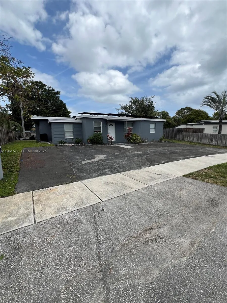 1885 Ne 53rd St, Pompano Beach, Florida 33064, Pompano Beach, Florida 33064, 6 Bedrooms Bedrooms, ,2 BathroomsBathrooms,Residential Lease,For Rent,1885 Ne 53rd St, Pompano Beach, Florida 33064,A11961577