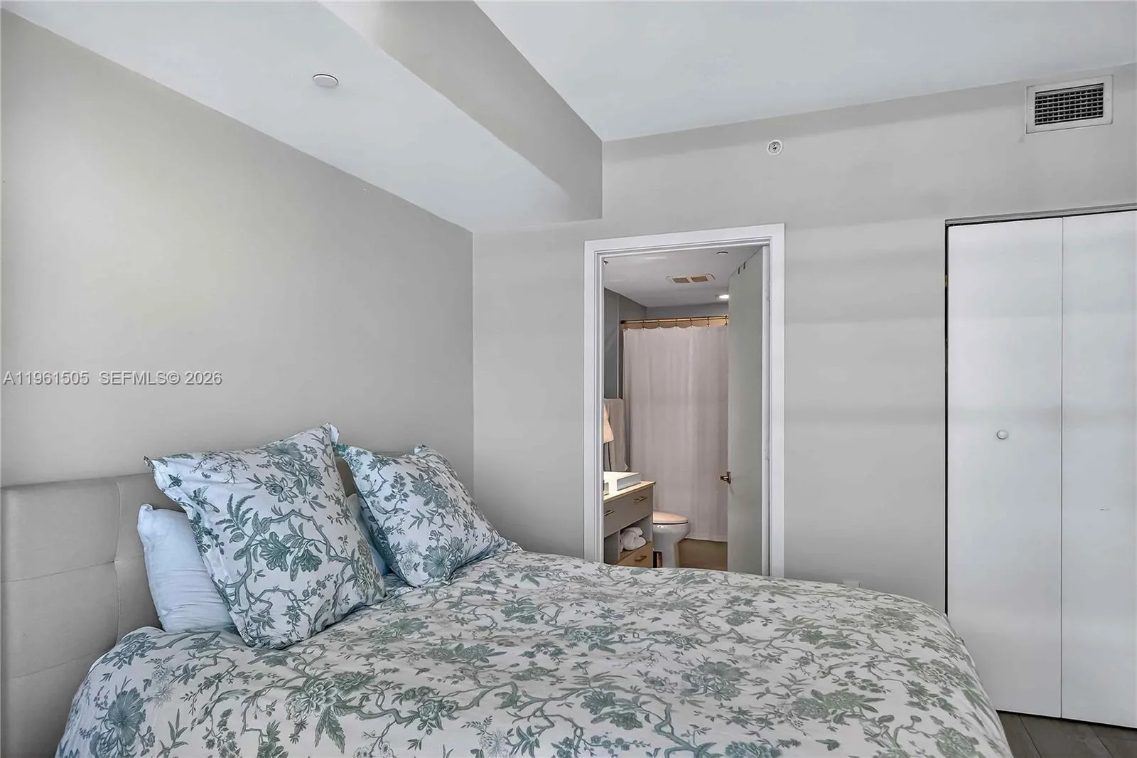 45 Sw 9th St 3807, Miami, Florida 33130, Miami, Florida 33130, 1 Bedroom Bedrooms, ,1 BathroomBathrooms,Residential,For Sale,45 Sw 9th St 3807, Miami, Florida 33130,A11961505