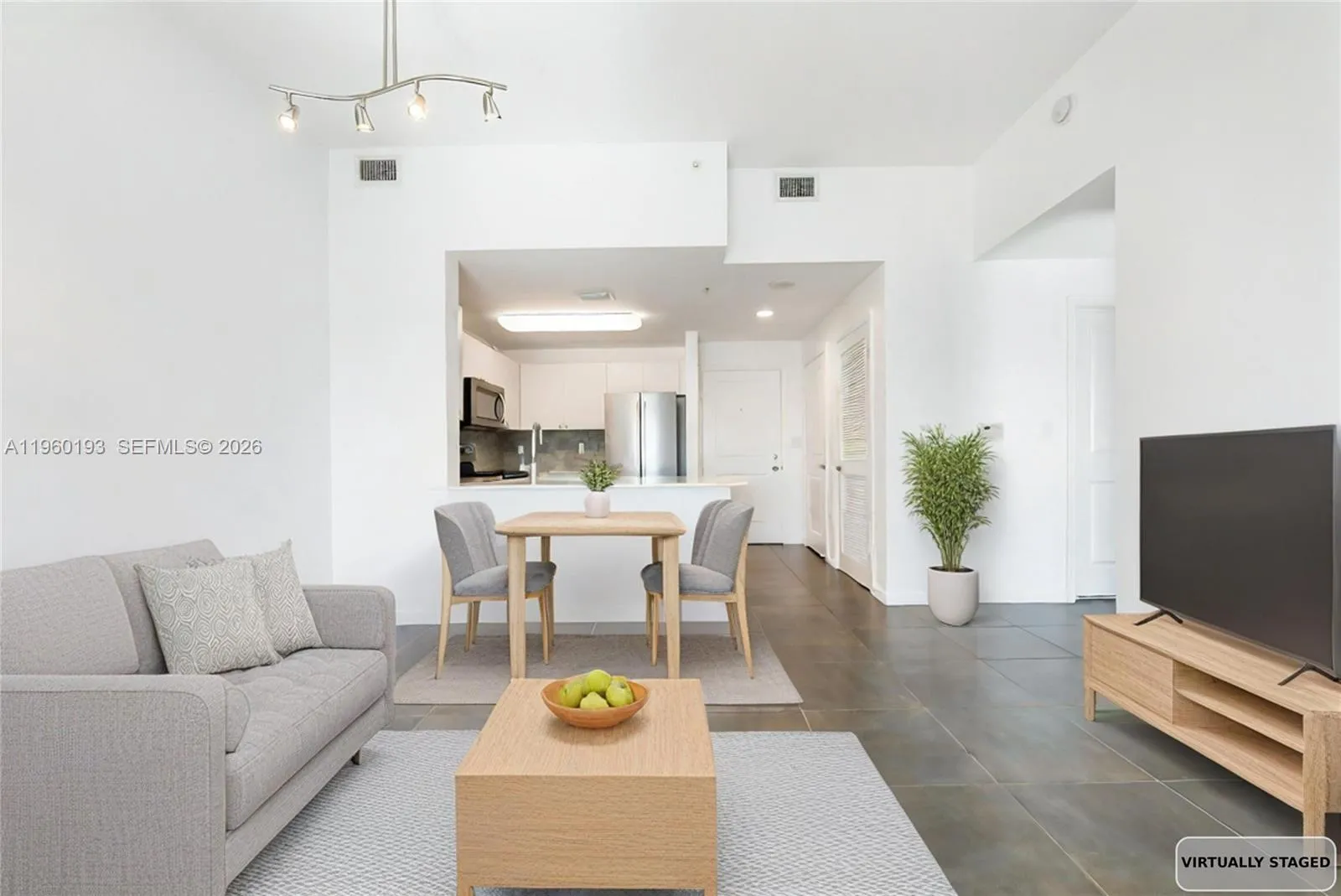 Coral Gables, Florida 33134, 1 Bedroom Bedrooms, ,1 BathroomBathrooms,Residential Lease,For Rent,A11960193 Coral Gables, Florida 33134, 1 Bedroom Bedrooms, ,1 BathroomBathrooms,Residential Lease,For Rent,A11960193