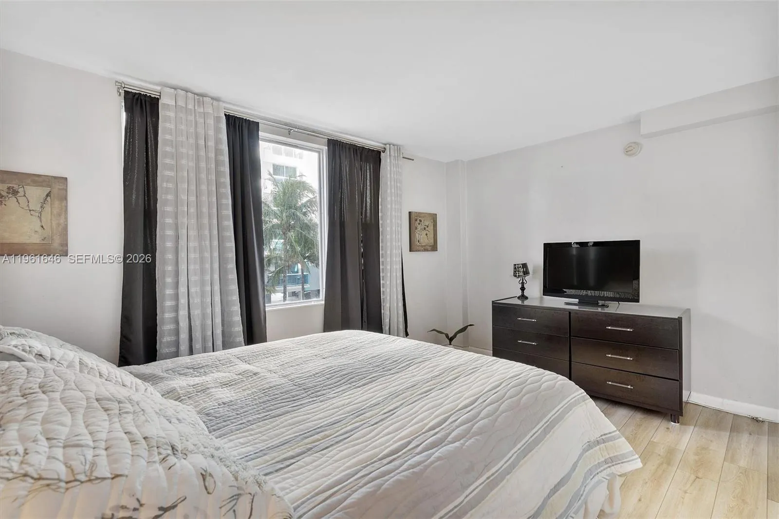 9195 Collins Ave 309, Surfside, Florida 33154, Surfside, Florida 33154, 1 Bedroom Bedrooms, ,1 BathroomBathrooms,Residential,For Sale,9195 Collins Ave 309, Surfside, Florida 33154,A11961646