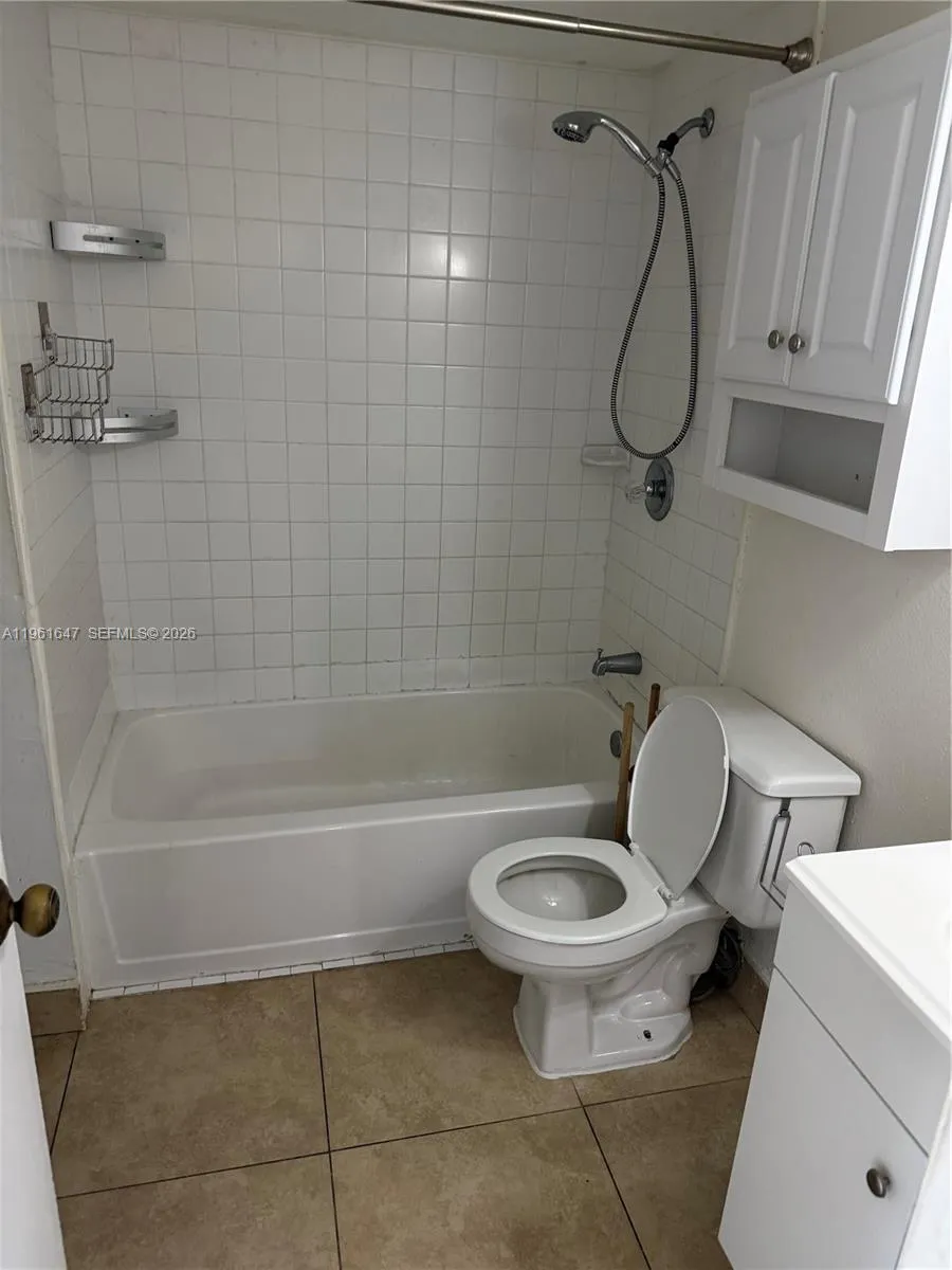 4805 Nw 7th St 408-15, Miami, Florida 33126, Miami, Florida 33126, 2 Bedrooms Bedrooms, ,2 BathroomsBathrooms,Residential Lease,For Rent,4805 Nw 7th St 408-15, Miami, Florida 33126,A11961647