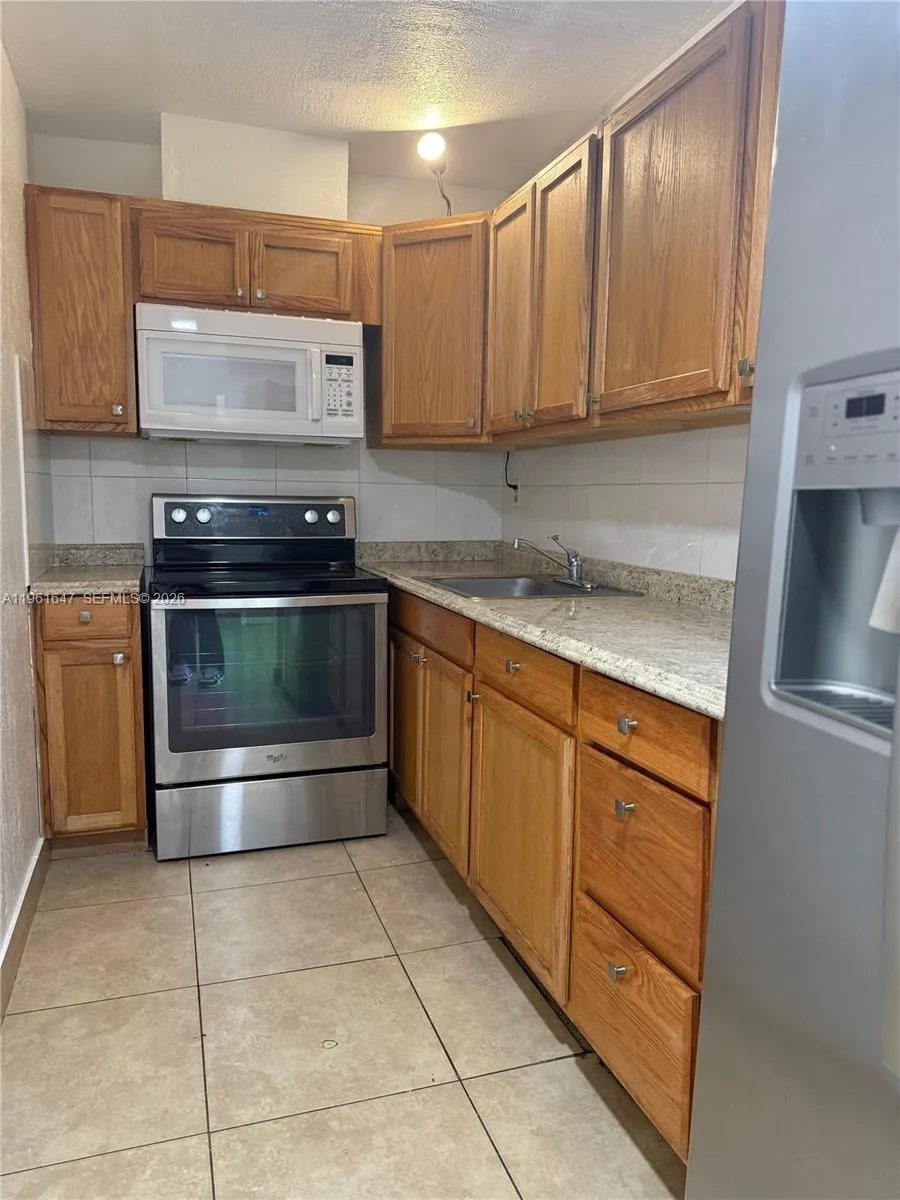 4805 Nw 7th St 408-15, Miami, Florida 33126, Miami, Florida 33126, 2 Bedrooms Bedrooms, ,2 BathroomsBathrooms,Residential Lease,For Rent,4805 Nw 7th St 408-15, Miami, Florida 33126,A11961647