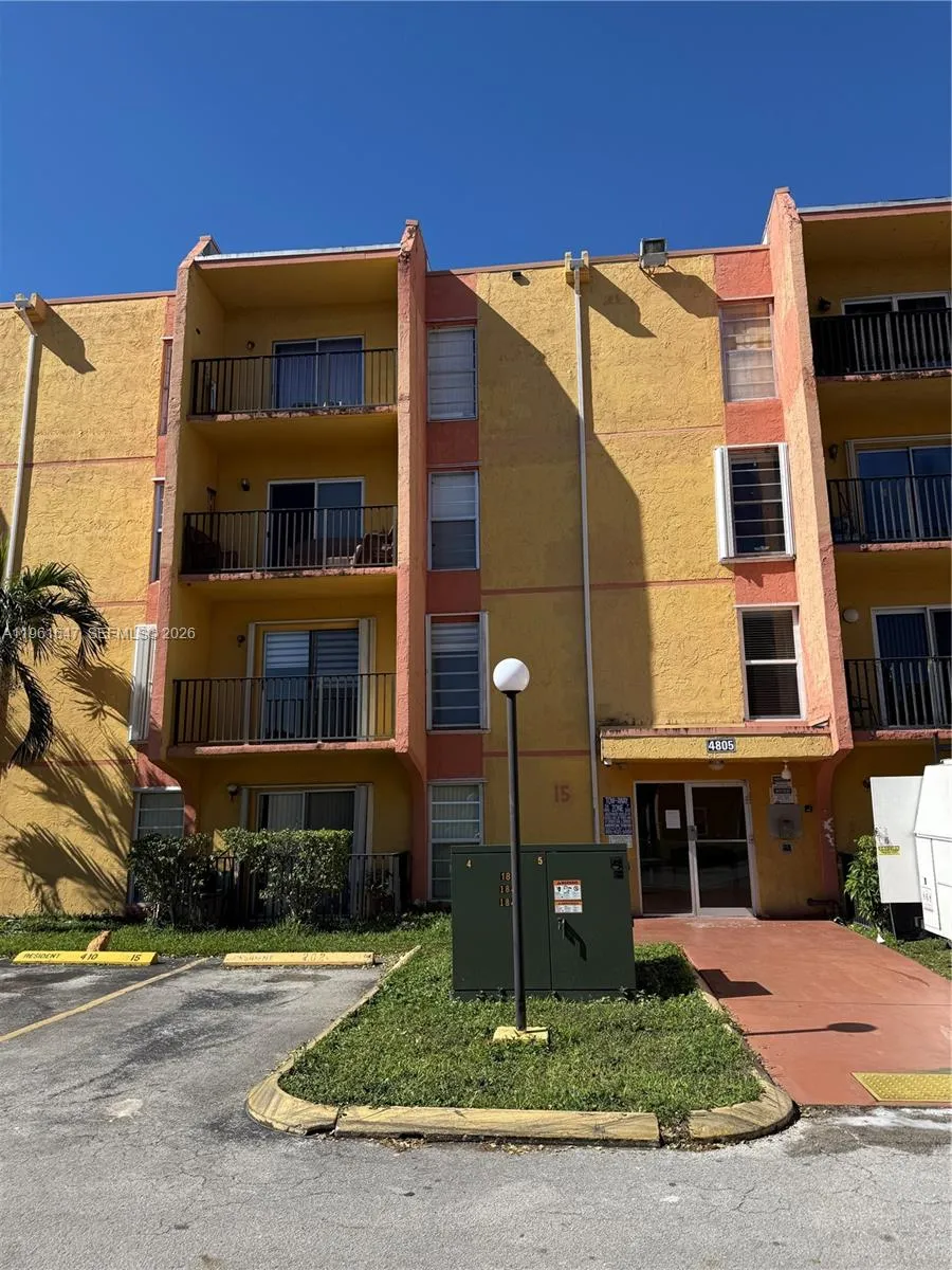 4805 Nw 7th St 408-15, Miami, Florida 33126, Miami, Florida 33126, 2 Bedrooms Bedrooms, ,2 BathroomsBathrooms,Residential Lease,For Rent,4805 Nw 7th St 408-15, Miami, Florida 33126,A11961647