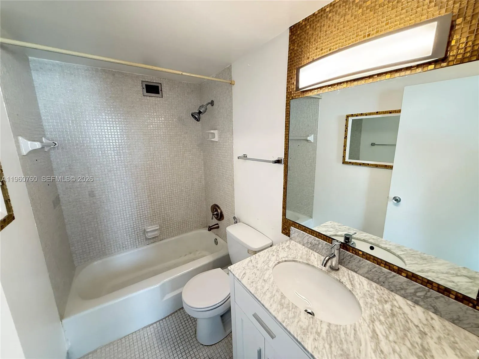 801 Brickell Bay Dr 761, Miami, Florida 33131, Miami, Florida 33131, 2 Bedrooms Bedrooms, ,2 BathroomsBathrooms,Residential,For Sale,801 Brickell Bay Dr 761, Miami, Florida 33131,A11960760
