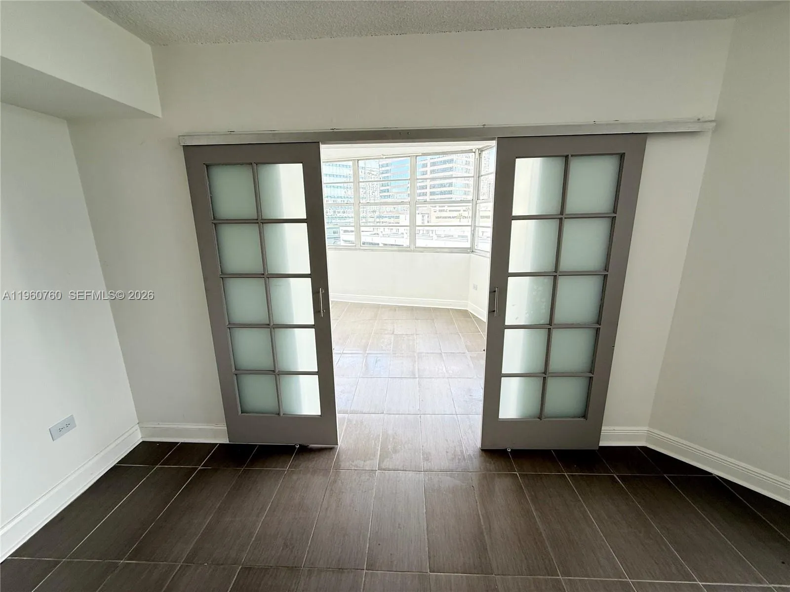 801 Brickell Bay Dr 761, Miami, Florida 33131, Miami, Florida 33131, 2 Bedrooms Bedrooms, ,2 BathroomsBathrooms,Residential,For Sale,801 Brickell Bay Dr 761, Miami, Florida 33131,A11960760