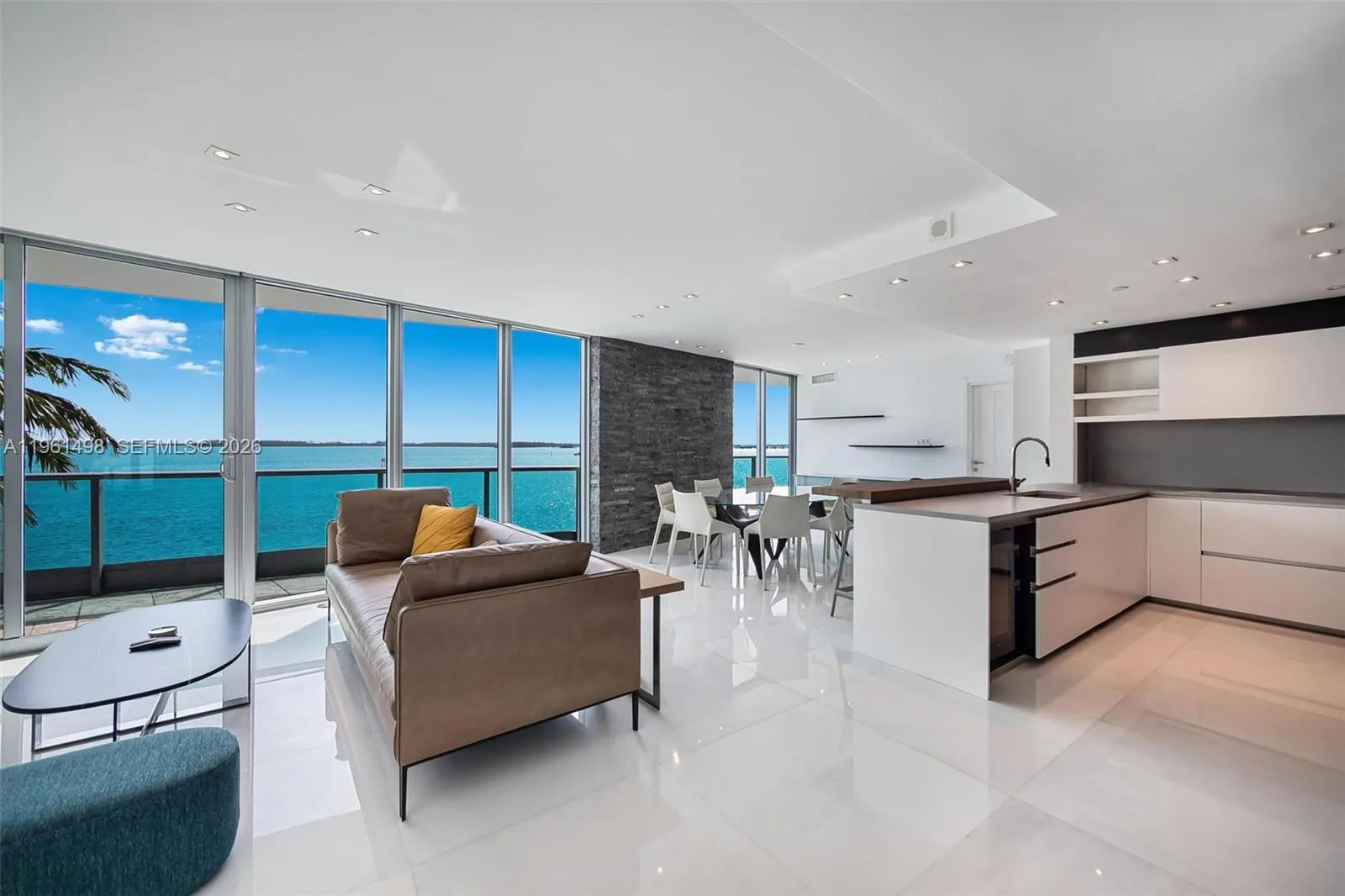 1331 Brickell Bay Dr Bl-33, Miami, Florida 33131, Miami, Florida 33131, 2 Bedrooms Bedrooms, ,2 BathroomsBathrooms,Residential Lease,For Rent,1331 Brickell Bay Dr Bl-33, Miami, Florida 33131,A11961498