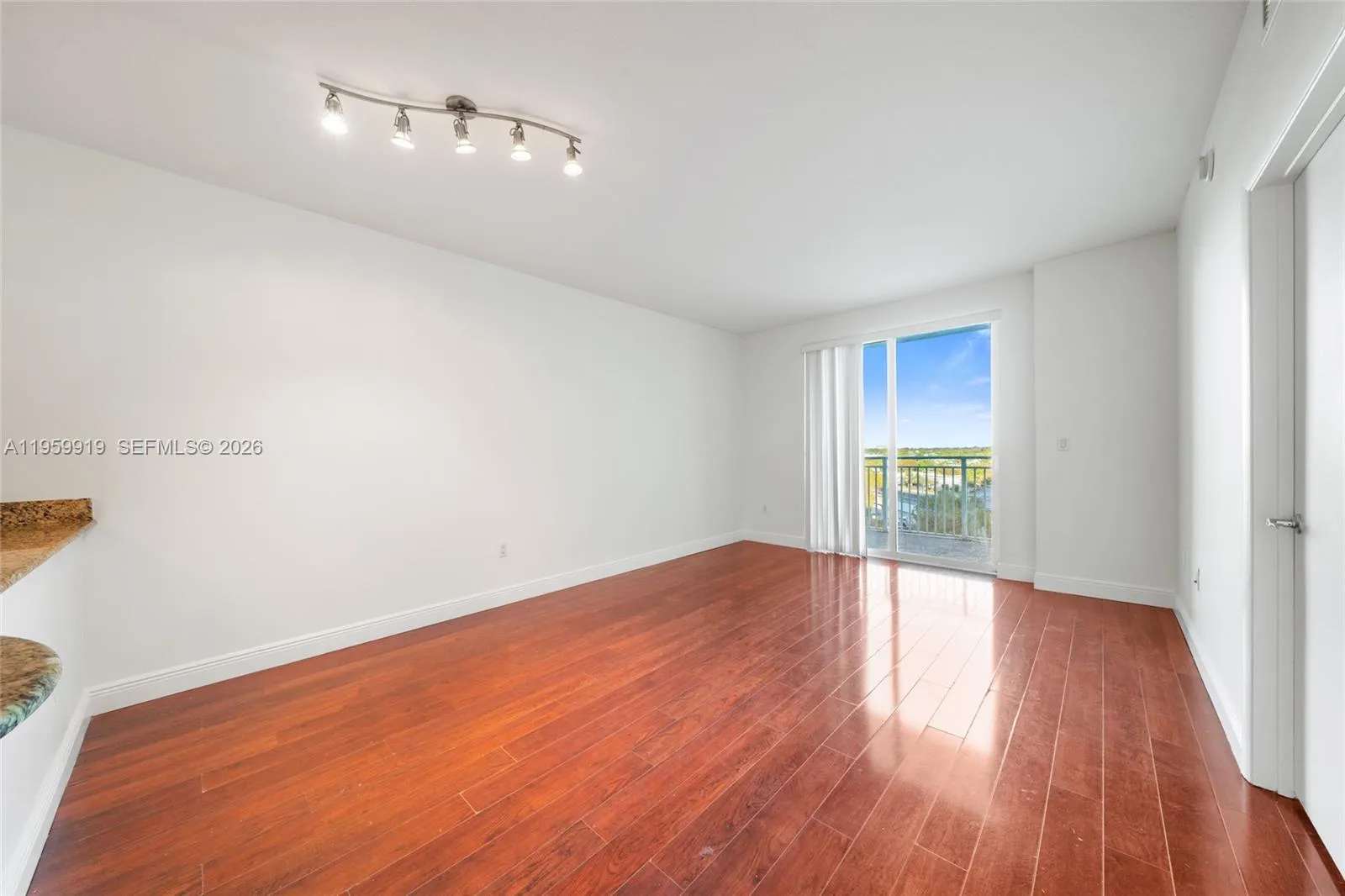 7280 Sw 90th St 605, Miami, Florida 33156, Miami, Florida 33156, 1 Bedroom Bedrooms, ,1 BathroomBathrooms,Residential Lease,For Rent,7280 Sw 90th St 605, Miami, Florida 33156,A11959919