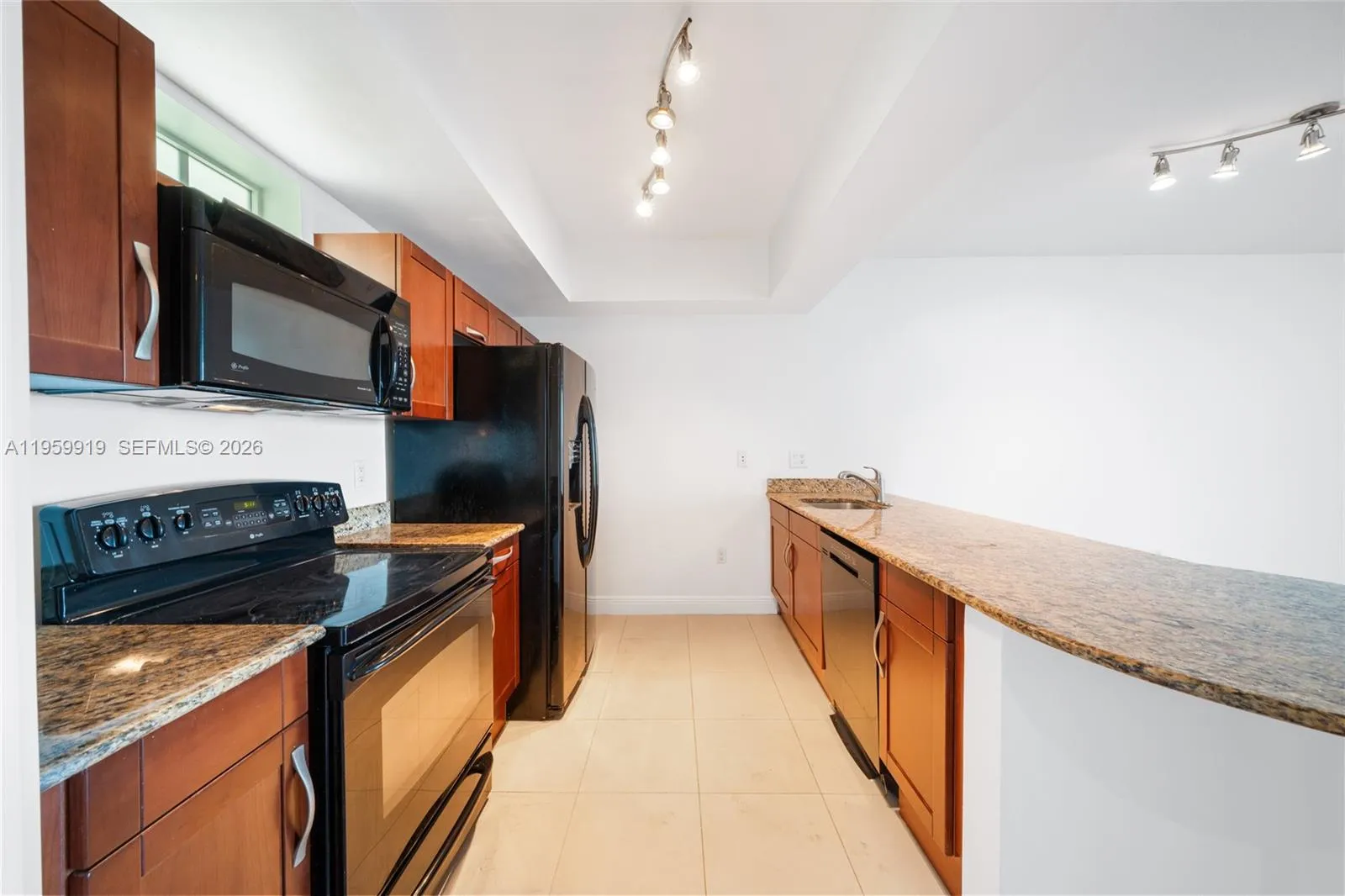 7280 Sw 90th St 605, Miami, Florida 33156, Miami, Florida 33156, 1 Bedroom Bedrooms, ,1 BathroomBathrooms,Residential Lease,For Rent,7280 Sw 90th St 605, Miami, Florida 33156,A11959919
