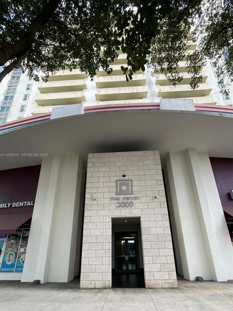 3000 Coral Way 1006, Miami, Florida 33145, Miami, Florida 33145, 2 Bedrooms Bedrooms, ,2 BathroomsBathrooms,Residential Lease,For Rent,3000 Coral Way 1006, Miami, Florida 33145,A11959574