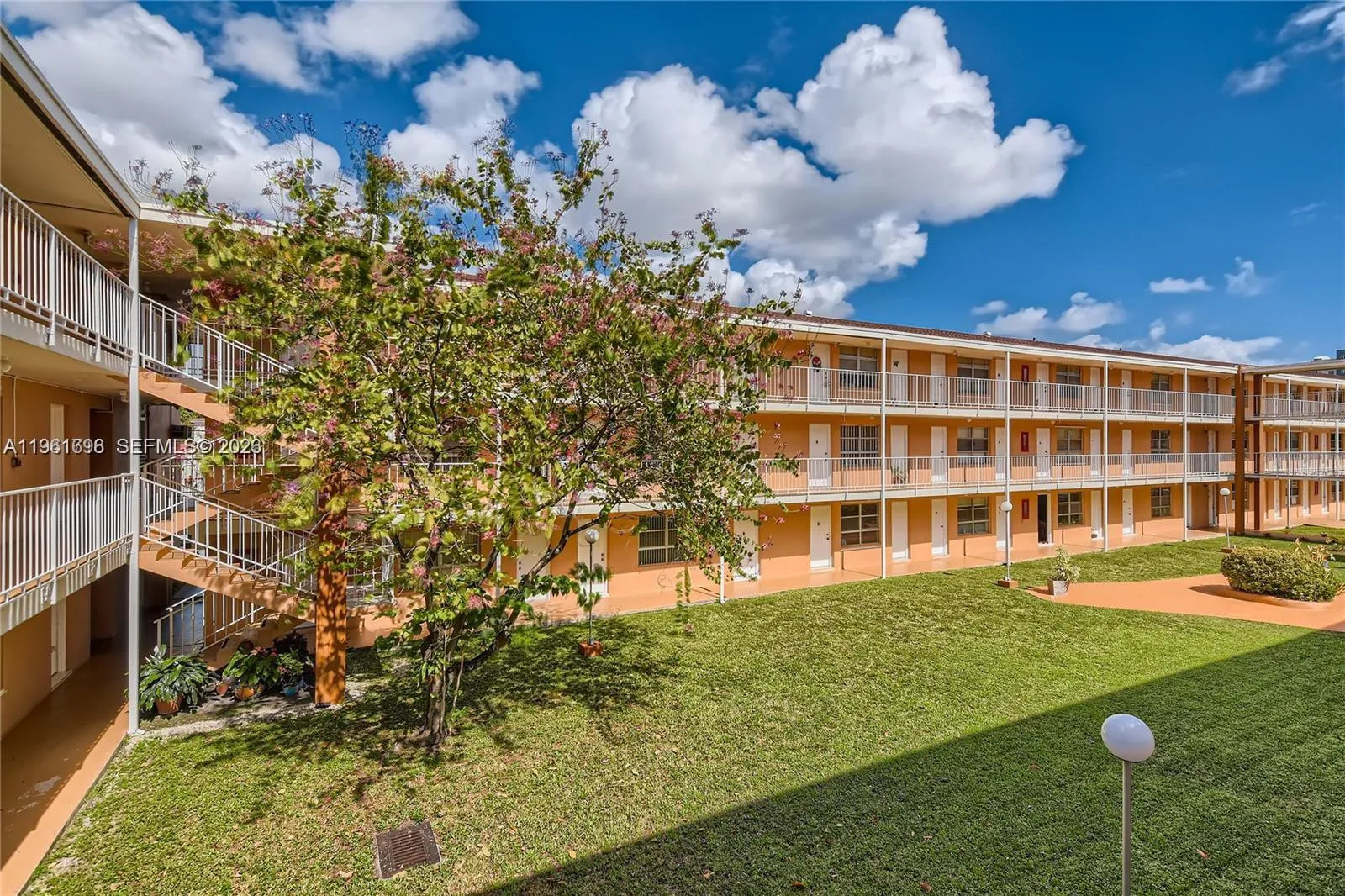 3881 W Flagler St 208, Miami, Florida 33134, Miami, Florida 33134, 1 Bedroom Bedrooms, ,1 BathroomBathrooms,Residential,For Sale,3881 W Flagler St 208, Miami, Florida 33134,A11961696