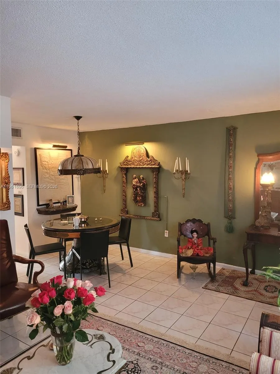 3881 W Flagler St 208, Miami, Florida 33134, Miami, Florida 33134, 1 Bedroom Bedrooms, ,1 BathroomBathrooms,Residential,For Sale,3881 W Flagler St 208, Miami, Florida 33134,A11961696