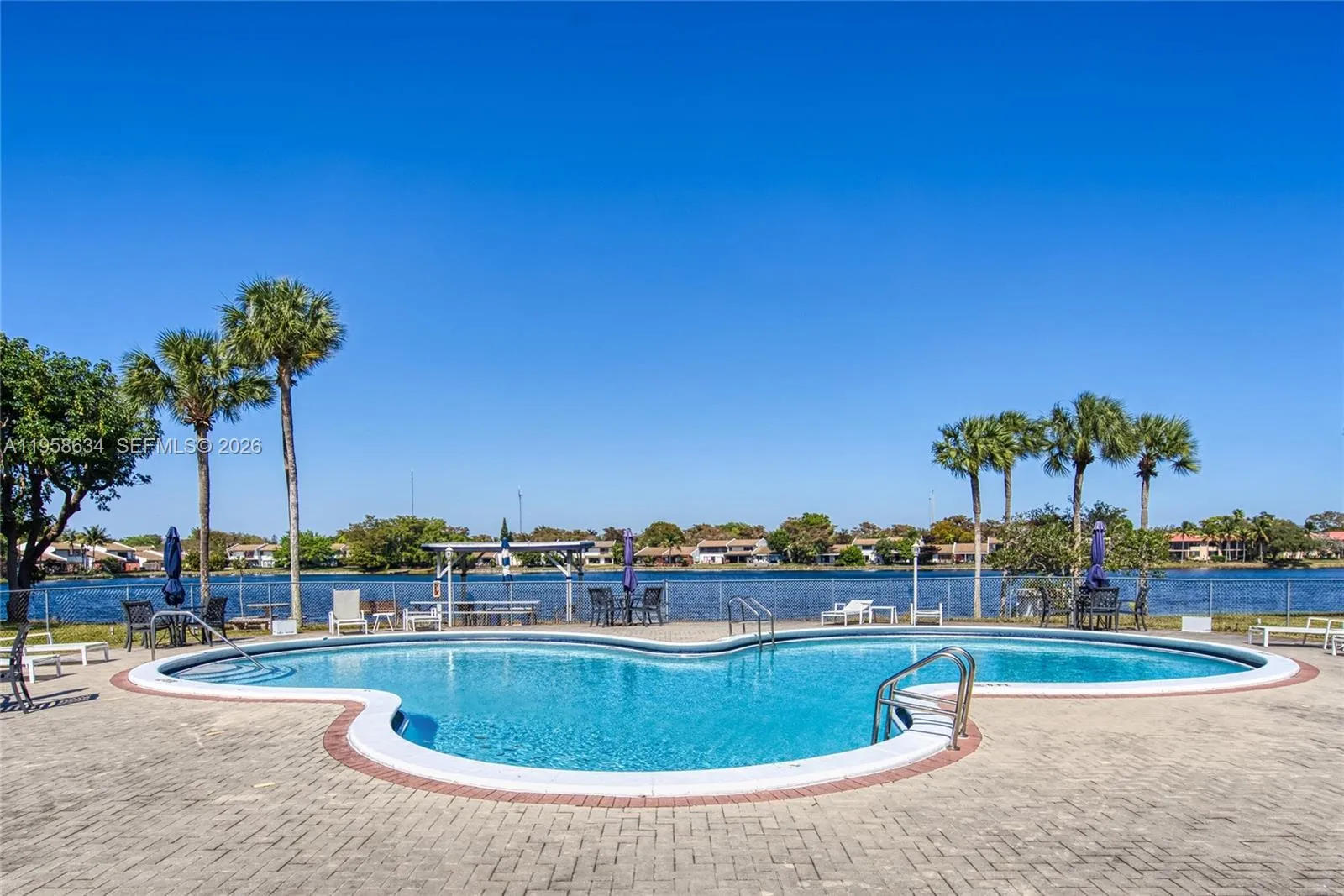 671 Ne 195th St 111e, Miami, Florida 33179, Miami, Florida 33179, 2 Bedrooms Bedrooms, ,2 BathroomsBathrooms,Residential,For Sale,671 Ne 195th St 111e, Miami, Florida 33179,A11958634