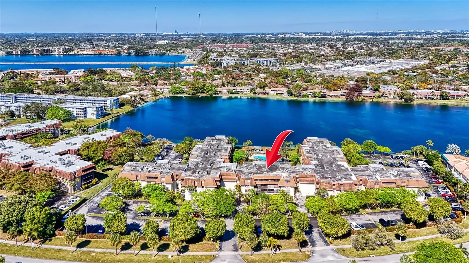 671 Ne 195th St 111e, Miami, Florida 33179, Miami, Florida 33179, 2 Bedrooms Bedrooms, ,2 BathroomsBathrooms,Residential,For Sale,671 Ne 195th St 111e, Miami, Florida 33179,A11958634