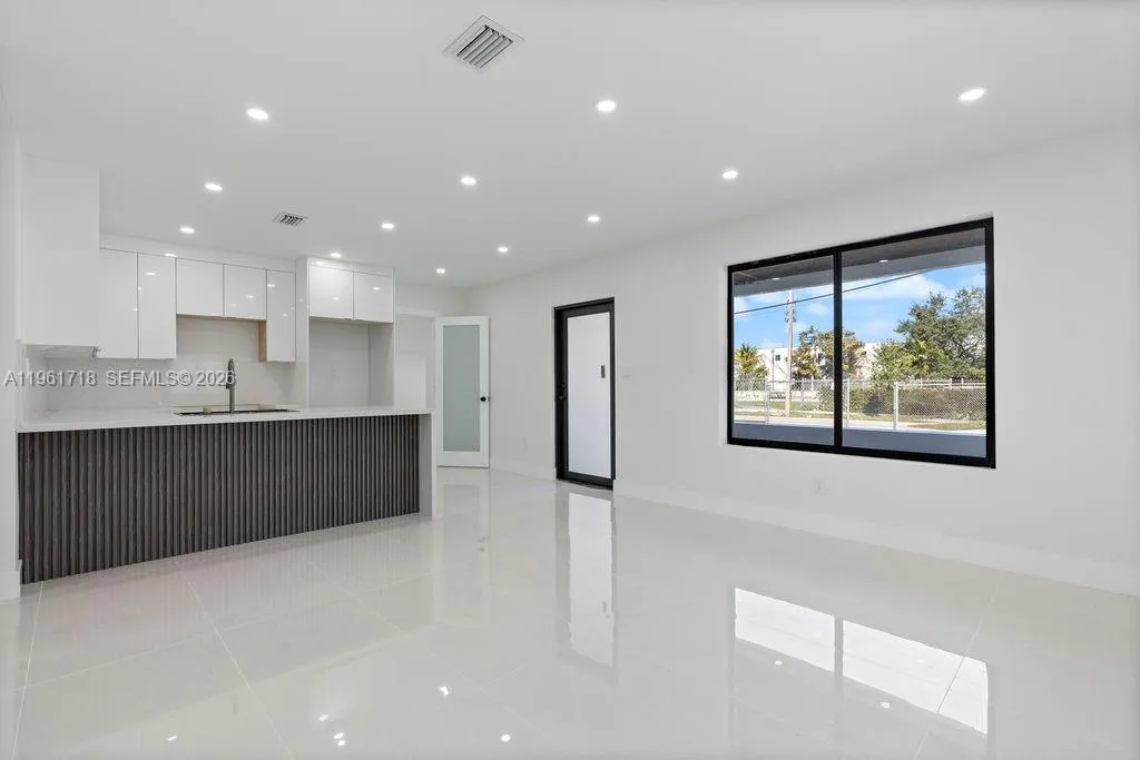 860 Nw 70th St, Miami, Florida 33150, Miami, Florida 33150, 3 Bedrooms Bedrooms, ,2 BathroomsBathrooms,Residential,For Sale,860 Nw 70th St, Miami, Florida 33150,A11961718