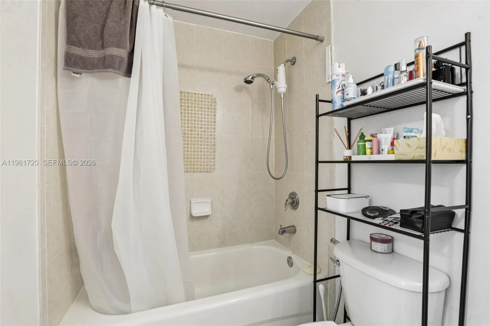 7200 Nw 114th Ave 106, Doral, Florida 33178, Doral, Florida 33178, 2 Bedrooms Bedrooms, ,2 BathroomsBathrooms,Residential,For Sale,7200 Nw 114th Ave 106, Doral, Florida 33178,A11961720
