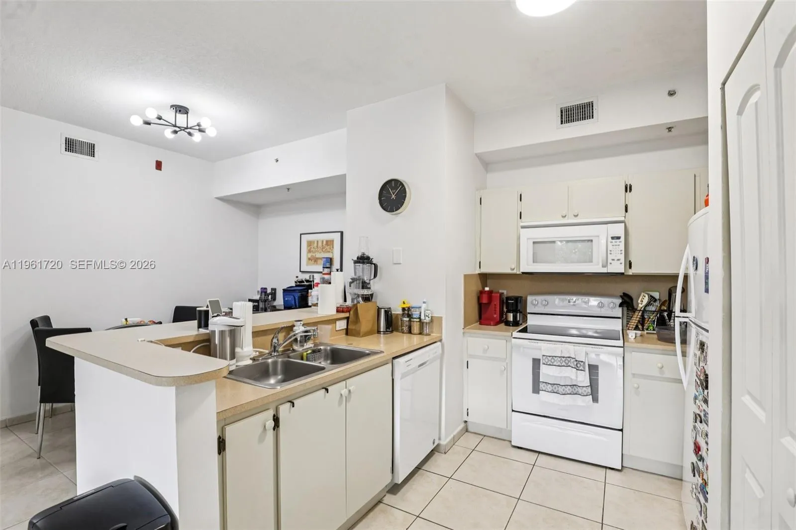 7200 Nw 114th Ave 106, Doral, Florida 33178, Doral, Florida 33178, 2 Bedrooms Bedrooms, ,2 BathroomsBathrooms,Residential,For Sale,7200 Nw 114th Ave 106, Doral, Florida 33178,A11961720